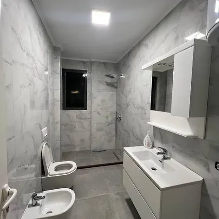 Lovely By The Seaside Apartment Golem (Tirana)