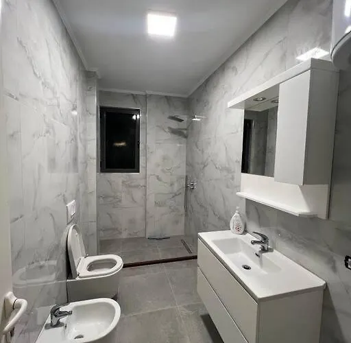 Lovely By The Seaside Appartement Golem (Tirana)